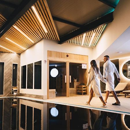 Hotel Tiski Cvet Törökbecse Kültér fotó