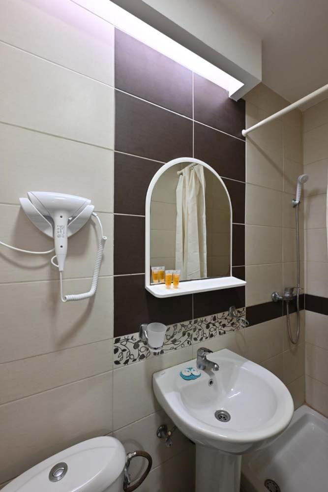 Hotel Tiski Cvet Törökbecse Kültér fotó