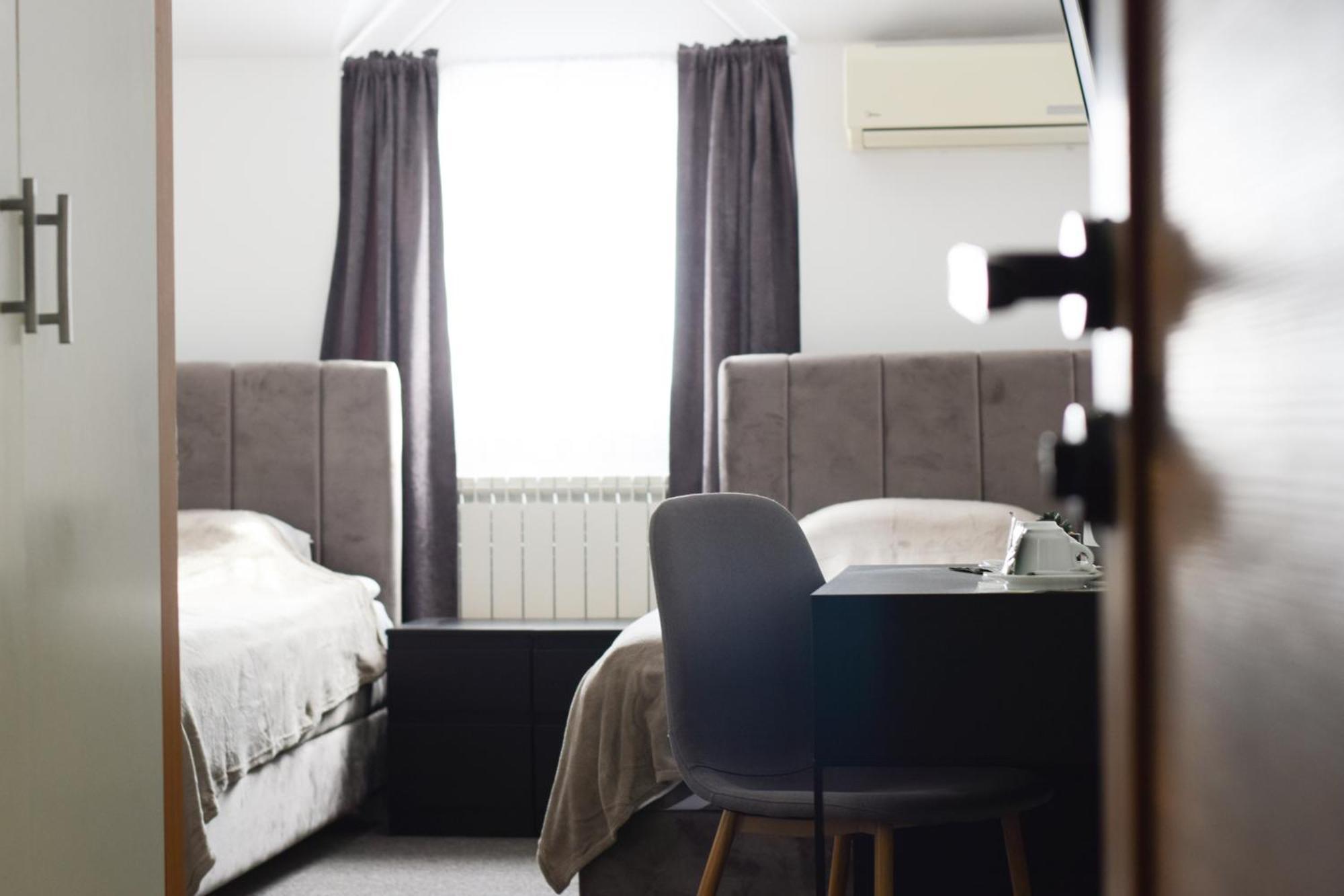 Hotel Tiski Cvet Törökbecse Kültér fotó