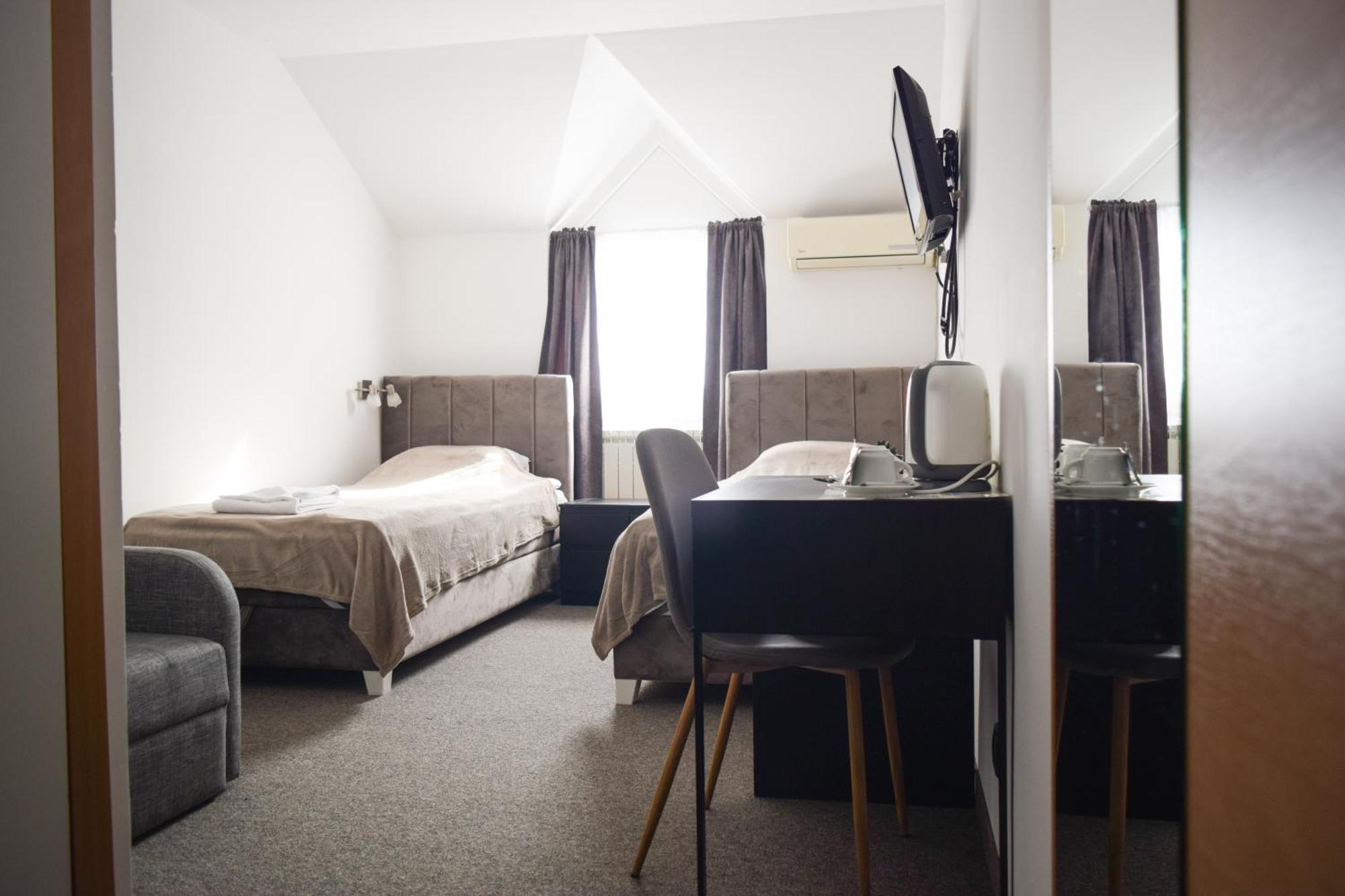 Hotel Tiski Cvet Törökbecse Kültér fotó