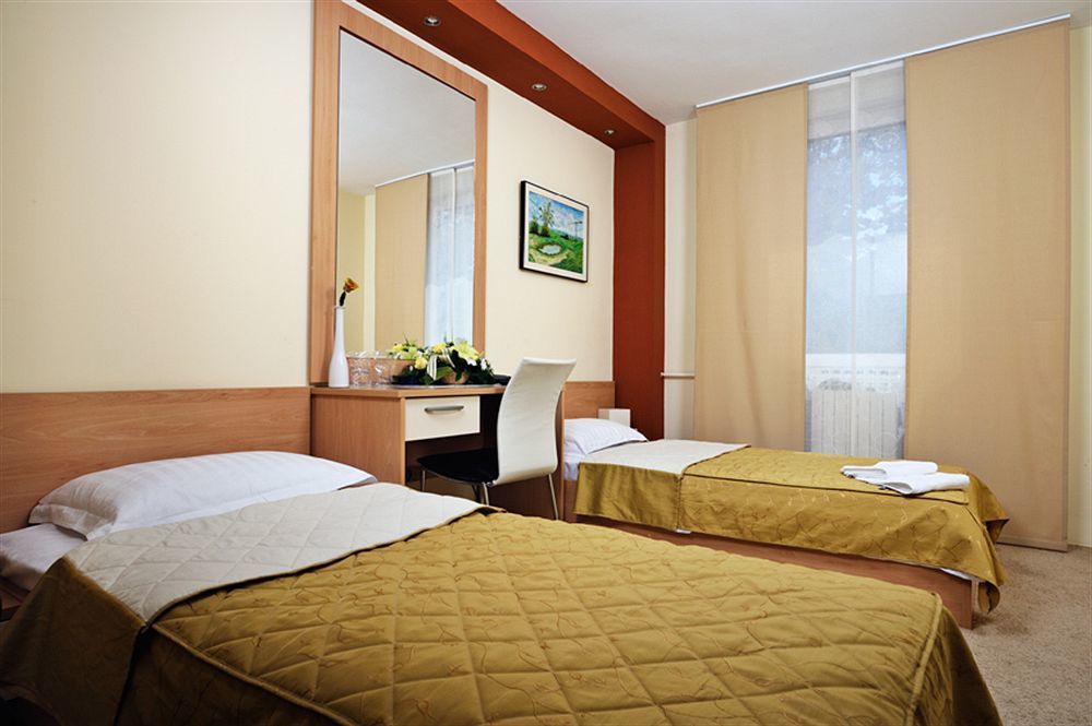 Hotel Tiski Cvet Törökbecse Kültér fotó